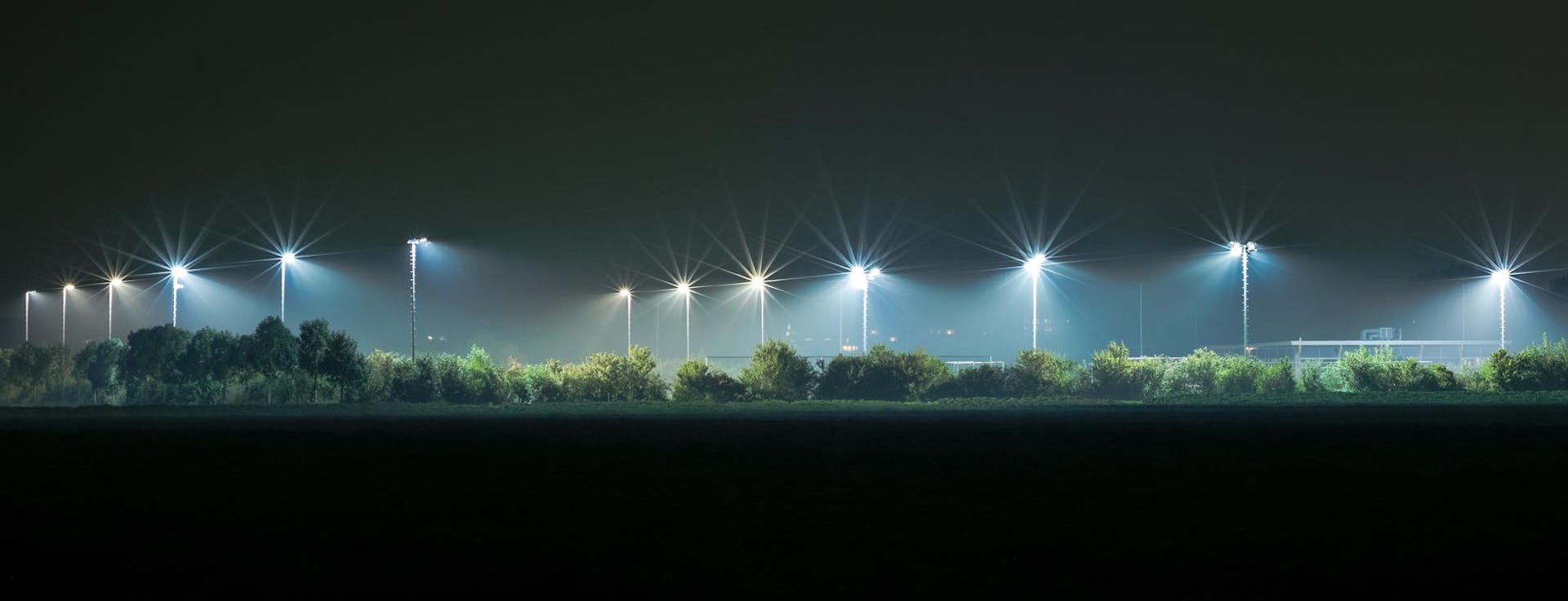 遠隔操作でスタジアム照明の点灯・消灯も可能。